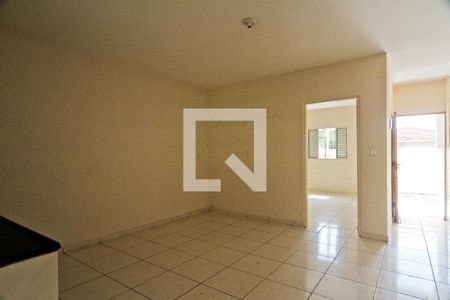 Sala de casa para alugar com 1 quarto, 80m² em Parque Peruche, São Paulo