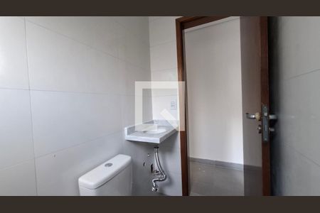 Banheiro  de apartamento à venda com 2 quartos, 60m² em Jardim Utinga, Santo André