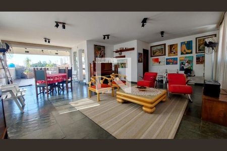 Casa à venda com 4 quartos, 318m² em Vila Monumento, São Paulo