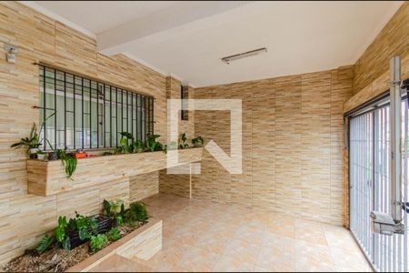 Garagem de casa à venda com 2 quartos, 250m² em Cambuci, São Paulo