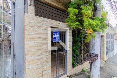 Fachada de casa à venda com 2 quartos, 250m² em Cambuci, São Paulo