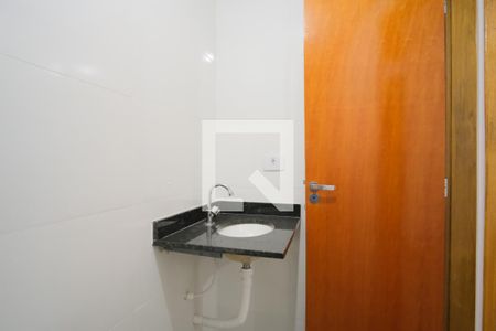 Banheiro de apartamento à venda com 1 quarto, 25m² em Vila Carrão, São Paulo