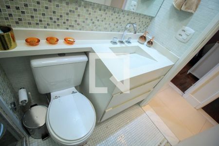 Banheiro de apartamento à venda com 3 quartos, 115m² em Vila Canero, São Paulo