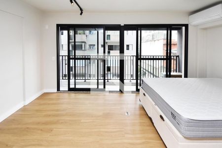 Sala quarto de kitnet/studio à venda com 1 quarto, 32m² em Vila Madalena, São Paulo