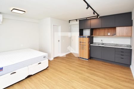 Sala quarto de kitnet/studio à venda com 1 quarto, 32m² em Vila Madalena, São Paulo