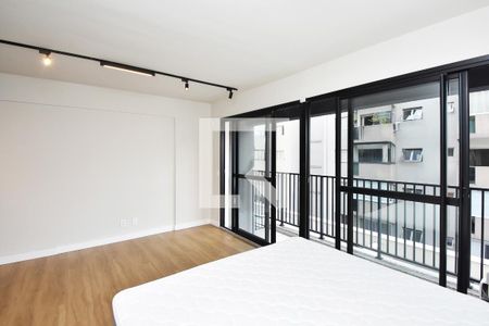 Sala quarto de kitnet/studio à venda com 1 quarto, 32m² em Vila Madalena, São Paulo
