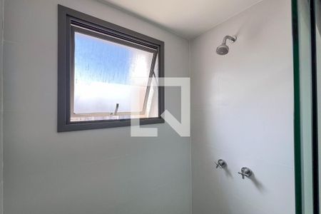 Banheiro de kitnet/studio para alugar com 1 quarto, 24m² em Alto do Ipiranga, São Paulo
