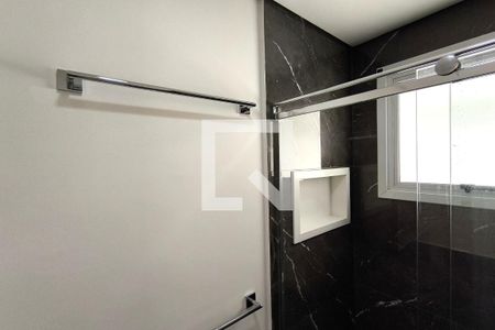 Banheiro da Suíte 1 de casa de condomínio para alugar com 3 quartos, 220m² em Jardim Ermida I, Jundiaí