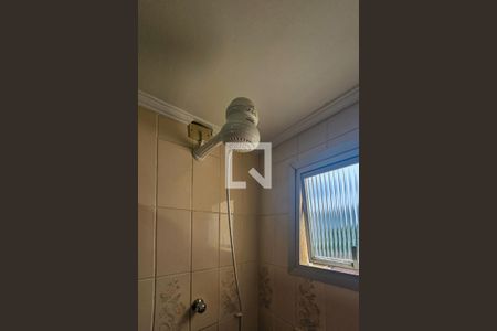 Banheiro da suíte 1 de apartamento para alugar com 3 quartos, 105m² em Parque Enseada, Guarujá
