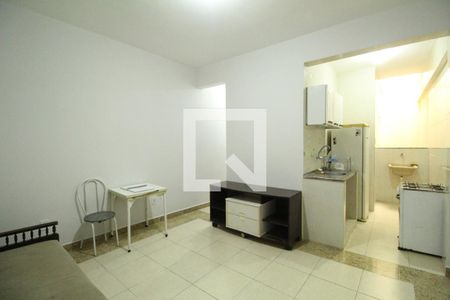 Sala de kitnet/studio para alugar com 1 quarto, 35m² em Taquara, Rio de Janeiro