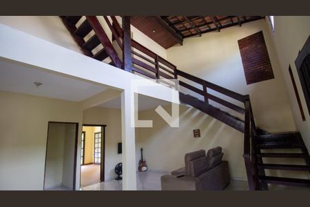 Sala de casa de condomínio à venda com 4 quartos, 250m² em Vargem Pequena, Rio de Janeiro