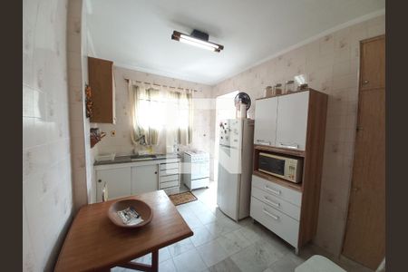 Cozinha de apartamento para alugar com 1 quarto, 62m² em Itararé, São Vicente