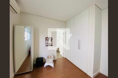 Foto 01 de casa de condomínio à venda com 4 quartos, 325m² em Swiss Park, Campinas