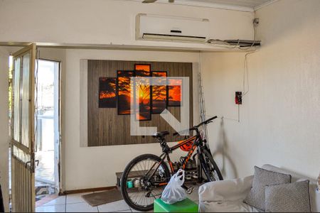 Sala de casa à venda com 2 quartos, 174m² em Vila Nova, Porto Alegre