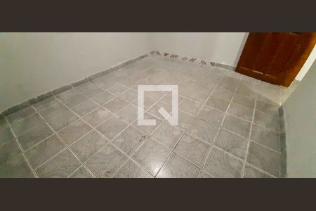 Quarto de casa para alugar com 1 quarto, 70m² em Jardim Roberto, Osasco