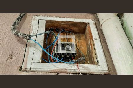 Quadro de Luz de casa para alugar com 1 quarto, 70m² em Jardim Roberto, Osasco