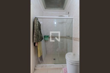 Casa à venda com 302m², 4 quartos e 3 vagasBanheiro da Suíte 1