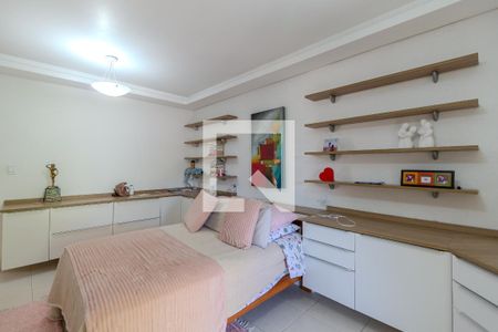 Casa à venda com 302m², 4 quartos e 3 vagasSuíte 2
