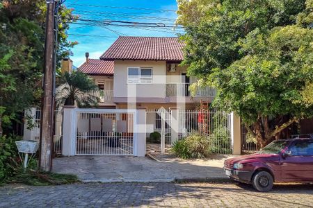 Casa à venda com 302m², 4 quartos e 3 vagasFachada