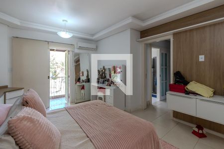 Casa à venda com 302m², 4 quartos e 3 vagasSuíte 2