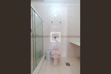 Casa à venda com 302m², 4 quartos e 3 vagasBanheiro da Suíte 1