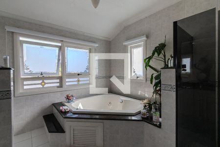 Casa à venda com 302m², 4 quartos e 3 vagasBnaheiro da Suíte 2