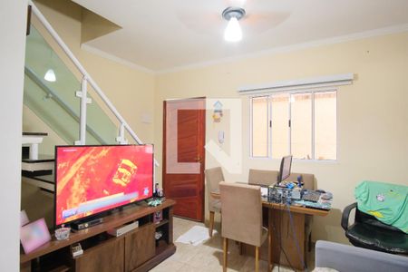 Sala de casa de condomínio à venda com 2 quartos, 70m² em Vila Esperança, São Paulo