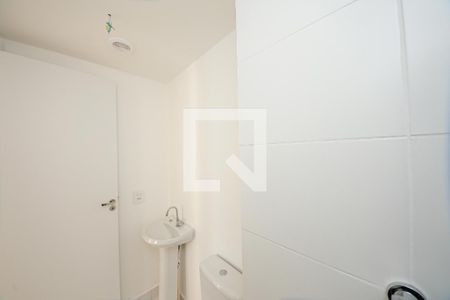 Banheiro de apartamento para alugar com 2 quartos, 35m² em Parque Sao Rafael, São Paulo