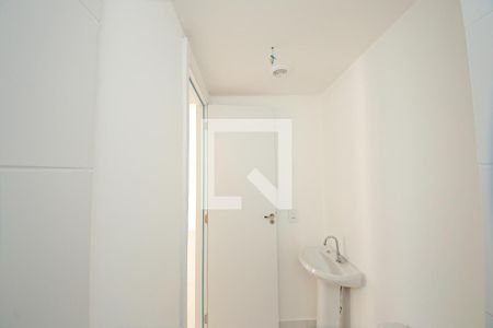 Banheiro de apartamento para alugar com 2 quartos, 35m² em Parque Sao Rafael, São Paulo