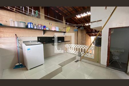 Área de Serviço de casa à venda com 3 quartos, 230m² em Vila Camilópolis, Santo André