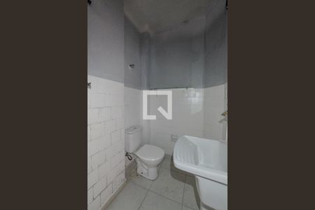 Banheiro de kitnet/studio para alugar com 1 quarto, 24m² em Bela Vista, São Paulo