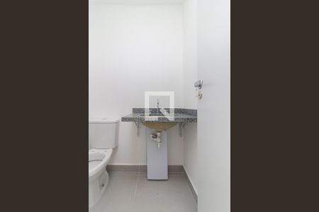 Banheiro de kitnet/studio à venda com 0 quarto, 23m² em Santo Amaro, São Paulo