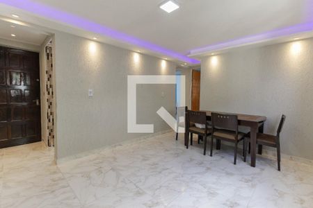 Sala de apartamento para alugar com 2 quartos, 75m² em Conjunto Residencial José Bonifácio, São Paulo