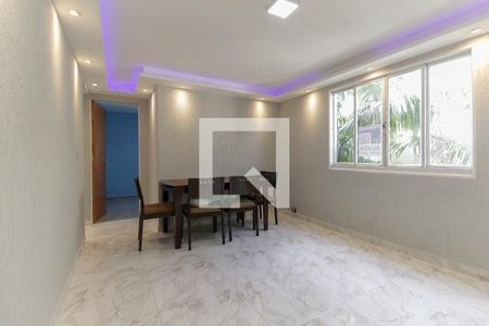 Sala de apartamento para alugar com 2 quartos, 75m² em Conjunto Residencial José Bonifácio, São Paulo