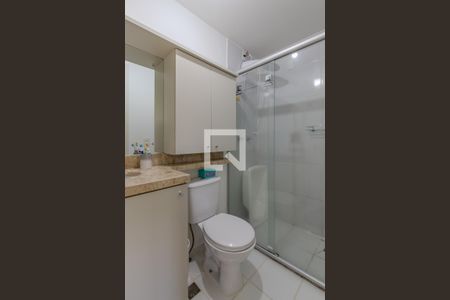 Banheiro de apartamento à venda com 2 quartos, 46m² em Ipanema, Porto Alegre