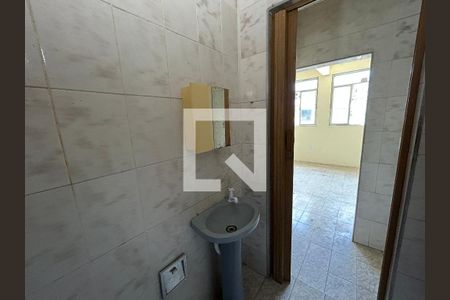 Banheiro de casa para alugar com 1 quarto, 80m² em Quintino Bocaiúva, Rio de Janeiro