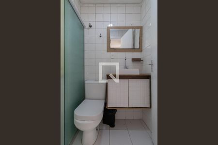 Banheiro de apartamento à venda com 2 quartos, 40m² em Vila Carmosina, São Paulo