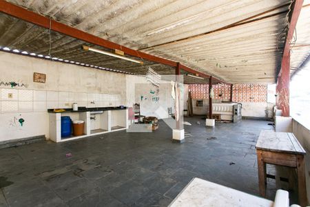 Salão de casa à venda com 4 quartos, 230m² em Vila Fernandes, São Paulo