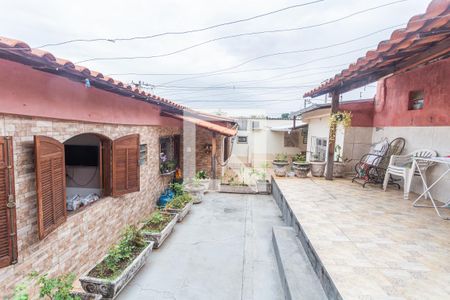 Quintal de casa à venda com 4 quartos, 250m² em Santa Cruz, Belo Horizonte