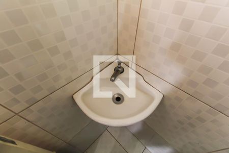 Banheiro de kitnet/studio para alugar com 1 quarto, 30m² em Mooca, São Paulo