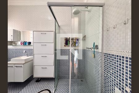 Banheiro da suíte de casa à venda com 4 quartos, 241m² em Jardim Las Vegas, Santo André