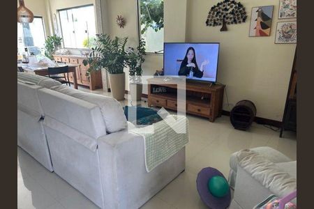 Casa à venda com 4 quartos, 155m² em Serra Grande, Niterói