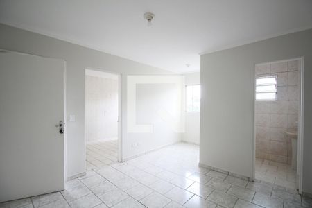 Sala de apartamento para alugar com 2 quartos, 57m² em Jardim Santa Rosa, Taboão da Serra