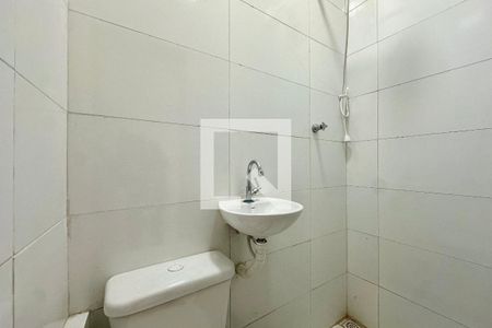 Banheiro de kitnet/studio para alugar com 1 quarto, 13m² em Botafogo, Rio de Janeiro