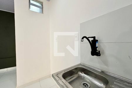 Cozinha de kitnet/studio para alugar com 1 quarto, 13m² em Botafogo, Rio de Janeiro