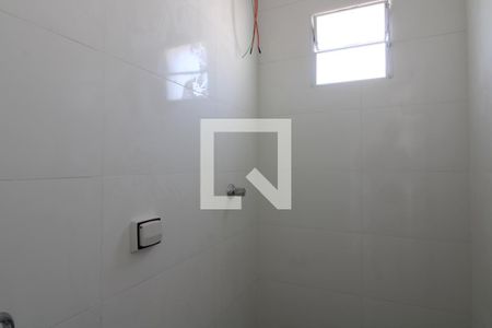 Banheiro de casa de condomínio para alugar com 1 quarto, 52m² em Jardim Popular, São Paulo
