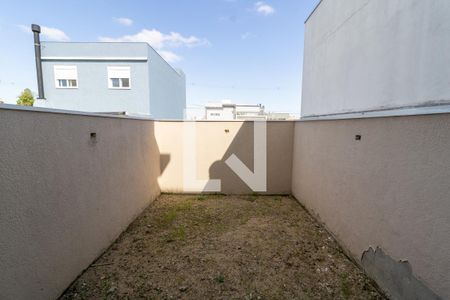 Quintal de casa à venda com 2 quartos, 108m² em Hípica, Porto Alegre