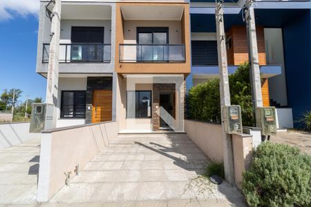 Fachada de casa à venda com 2 quartos, 108m² em Hípica, Porto Alegre