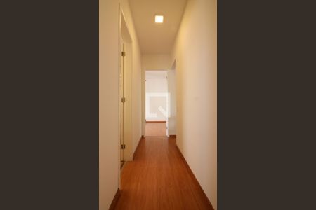 Corredor de apartamento para alugar com 2 quartos, 89m² em Vila Nova Conceição, São Paulo