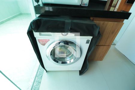 Cozinha e Área de Serviço de apartamento para alugar com 2 quartos, 64m² em Santa Mônica, Uberlândia